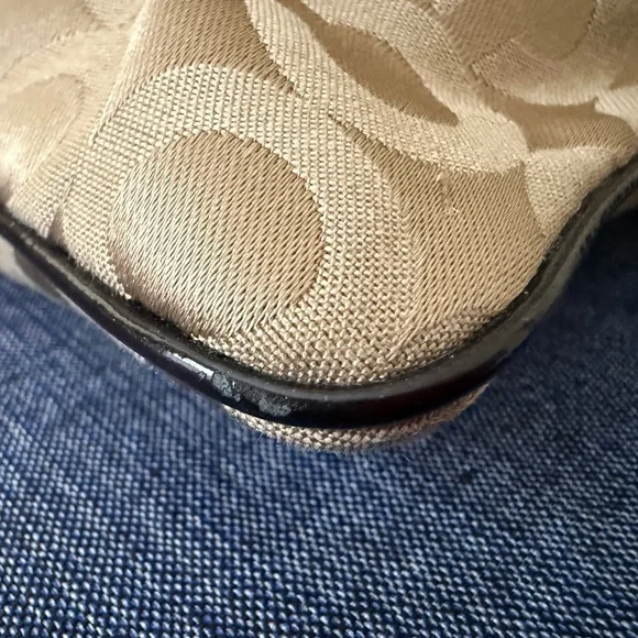 Coach crossbody bag in very good condition. - Picture 5 of 7